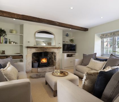 The Roarings Sitting Room - StayCotswold