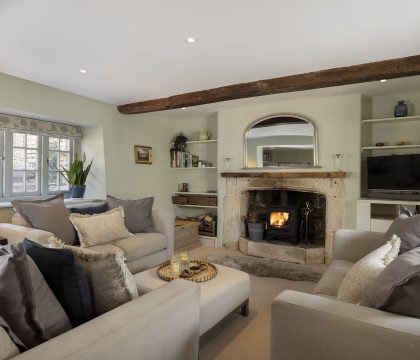 The Roarings Sitting Room - StayCotswold
