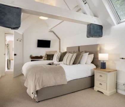 The Roarings Bedroom 6 (Ground Floor) - StayCotswold