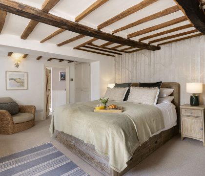 The Roarings Primary Bedroom - StayCotswold