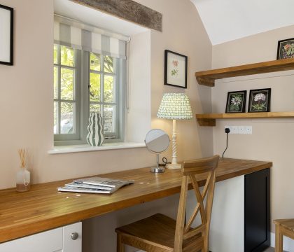 The Roarings Study - StayCotswold