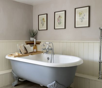The Roarings Primary Bedroom Ensuite - StayCotswold
