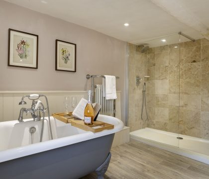 The Roarings Primary Bedroom Ensuite - StayCotswold