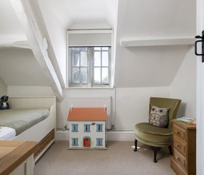 The Roarings Bedroom 5 - StayCotswold