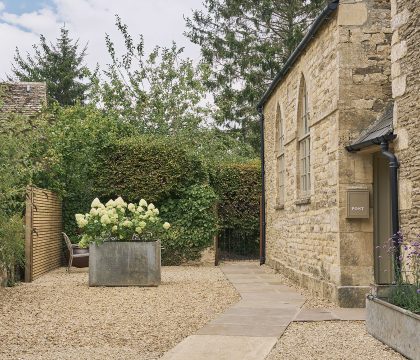 Old Methodist Chapel StayCotswold - Garden