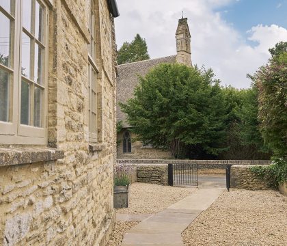 Old Methodist Chapel StayCotswold - Garden