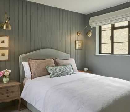 Old Methodist Chapel StayCotswold - Master Bedroom