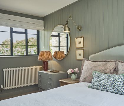 Old Methodist Chapel StayCotswold - Master Bedroom