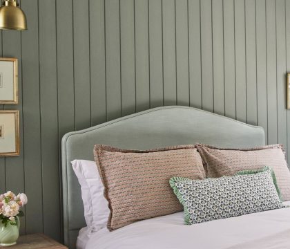 Old Methodist Chapel StayCotswold - Master Bedroom