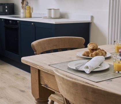 Old Methodist Chapel StayCotswold - kitchen