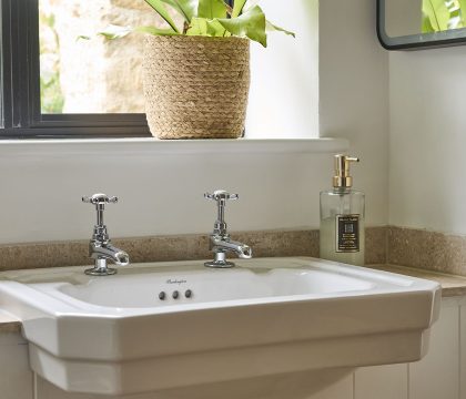 Old Methodist Chapel StayCotswold - bathroom