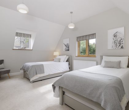 St Mary's Cottage Bedroom 2 - StayCotswold