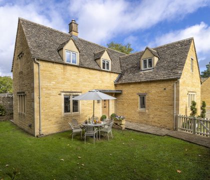 St Mary's Cottage Garden - StayCotswold
