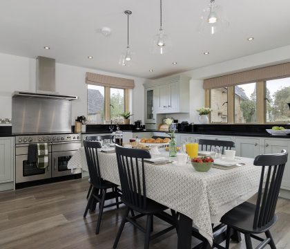 St Mary's Cottage Kitchen - StayCotswold
