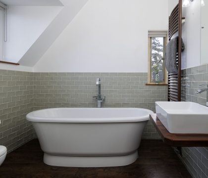 St Mary's Cottage Family Bathroom - StayCotswold