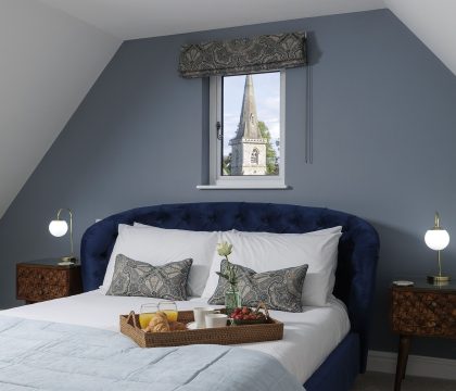 St Mary's Cottage Master Bedroom - StayCotswold