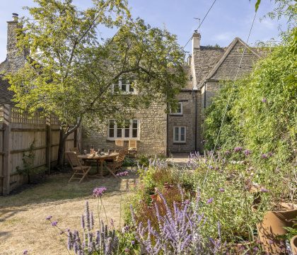 Gable Cottage - StayCotswold Garden