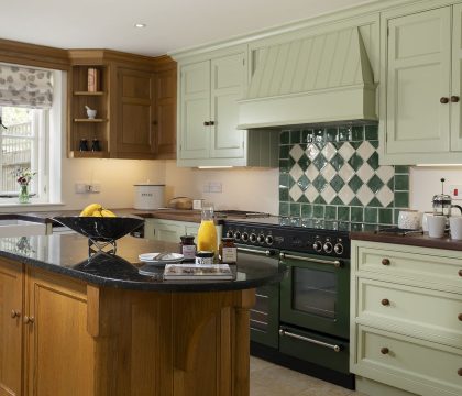 Gable Cottage - StayCotswold Kitchen
