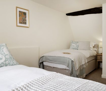Gable Cottage - StayCotswold Bedroom 3