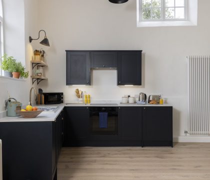 Old Methodist Chapel StayCotswold - Kitchen