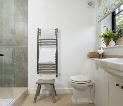 Old Methodist Chapel StayCotswold - bathroom