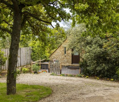 Rainbow Barns Parking - StayCotswold