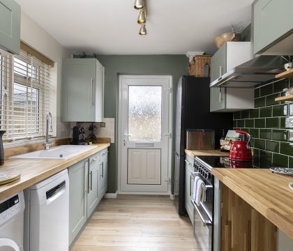 Mallard House Kitchen - StayCotswold
