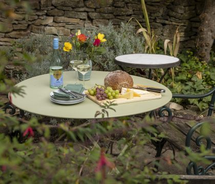 Courtyard House Outside - StayCotswold