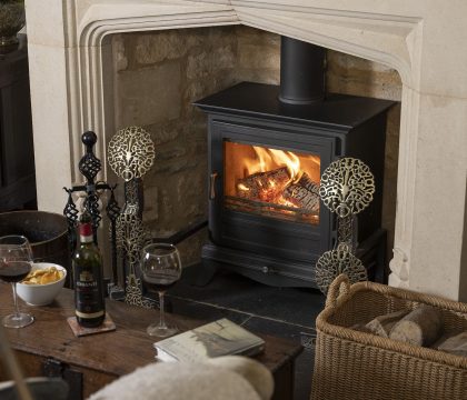 Courtyard House Sitting/Dining Room - StayCotswold