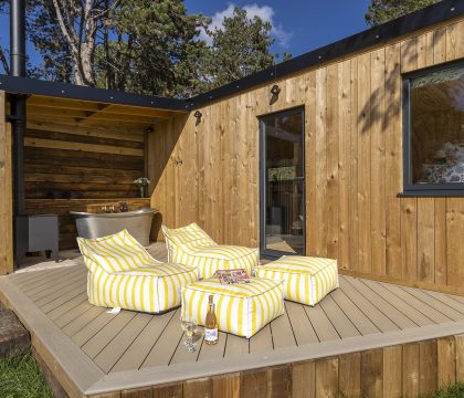 Mossy Deck - StayCotswold