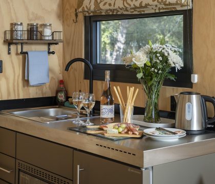 Mossy Kitchen - StayCotswold